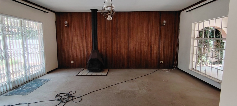 5 Bedroom Property for Sale in Flamwood North West